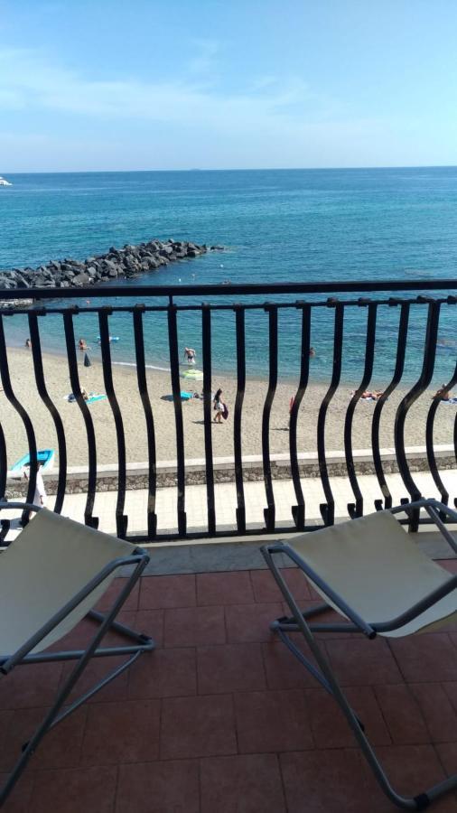 Beachfront จีอาร์ดีนี นักซอส ภายนอก รูปภาพ